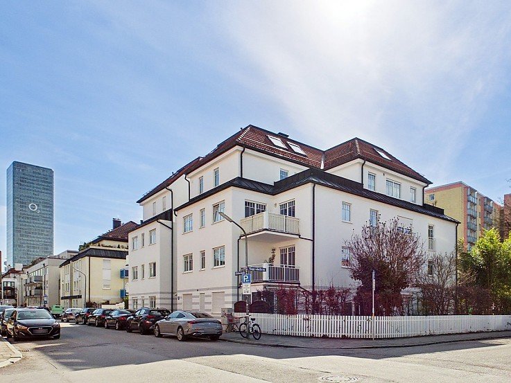 Foto RUHIGE DACHGESCHOSS-MAISONETTE 