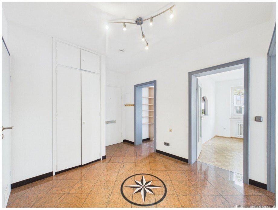 Diele mit Einbauschrank Etagenwohnung M�nchen