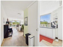 K�che und Wohnzimmer (OG) Gro�z�gige Maisonette-Wohnung mit viel Licht   im Olympiadorf