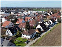Blick in die Nachbarschaft AM FELD UND DOCH URBAN -
Herrliches Grundst�ck f�r Ihr Einfamilien- oder Doppelhaus in Karlsfeld