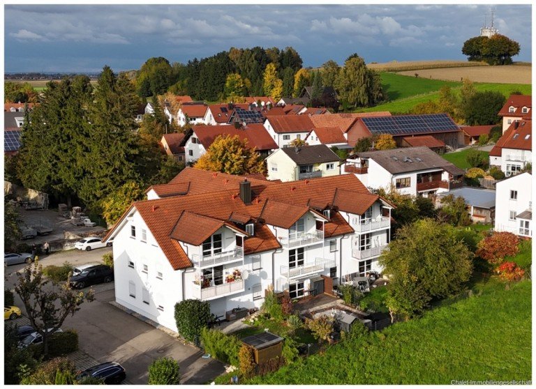 Hausansicht Moosinning Etagenwohnung Gro�z�gige 1-Zimmer Wohnung mit Balkon - Ruhige Lage zum Wohlf�hlen
