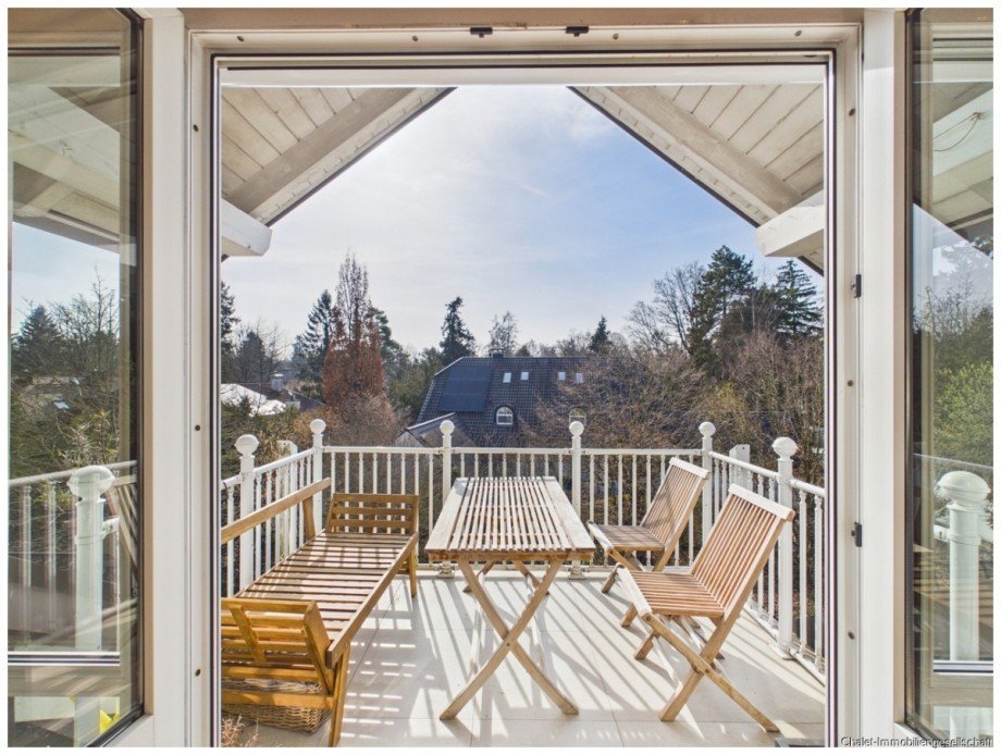 S�d-Balkon Dachgeschosswohnung M�nchen / Allach-Untermenzing