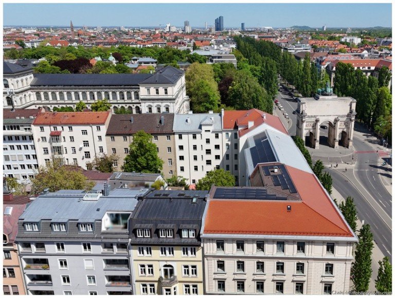 Blick auf das Haus und Siegestor M�nchen - Maxvorstadt B�rofl�che ZWISCHEN SIEGESTOR & UNIVERSIT�T - Moderne B�rofl�che in TOP-Lage zu verkaufen!