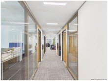 Blick in den hellen Flur MODERNE B�ROFL�CHE IN BESTLAGE DER MAXVORSTADT