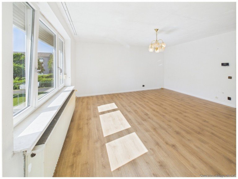 Wohn- Esszimmer Landshut Etagenwohnung Ruhig wohnen am Stadtrand von Landshut 3-Zimmer Wohnung mit Charme