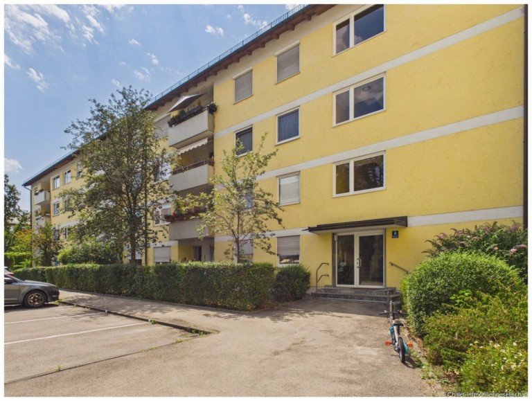 Ansicht Haus Planegg Etagenwohnung - ZENTRAL IN PLANEGG - gro�z�gige, vermietete 3-Zimmer-Wohnung in gepflegter Wohnanlage