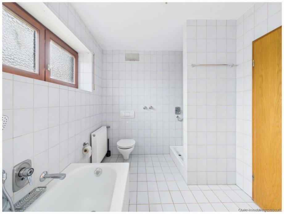 Badezimmer Obergeschoss Doppelhaush�lfte Eching
